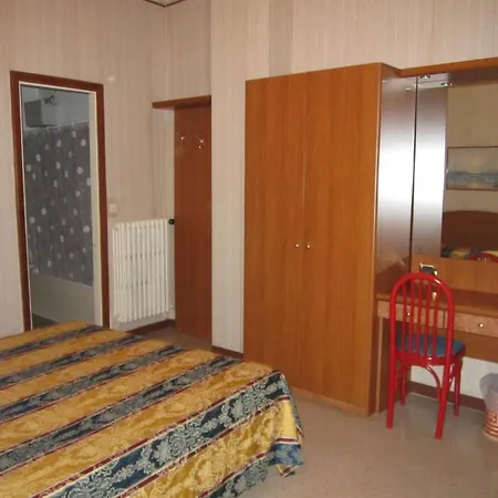 Admiral Hotel 3*