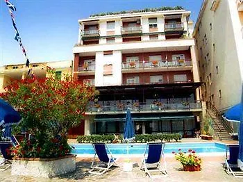 Hotel Admiral 3*