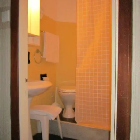 Admiral Hotel 3*